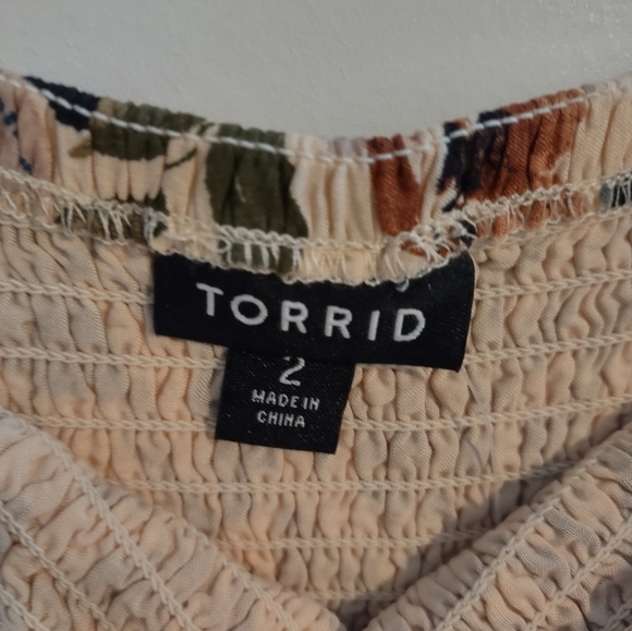 Torrid Challis Cold Shoulder Floral Taupe Peasant Blouse - Picture 6 of 13